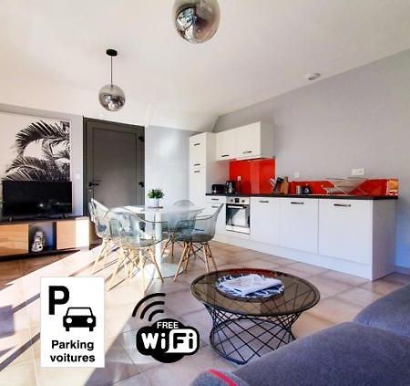 Le Nid Discret Avec Balcon Et Parking Prive Gratuit Lägenhet Sarlat-la-Canéda Exteriör bild