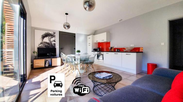 Le Nid Discret Avec Balcon Et Parking Prive Gratuit Lägenhet Sarlat-la-Canéda Exteriör bild